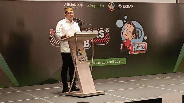 Dibuka Menteri Ekraf, Emak-Emak Melek Teknologi di Makassar Dibekali Jadi Konten Kreator Affiliate Dibuka Menteri Ekraf, Emak-Emak Melek Teknologi di Makassar Dibekali Jadi Konten Kreator Affiliate