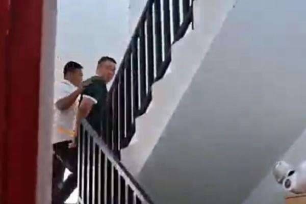 Samuel Tersangka Pengusiran Nenek Elina di Surabaya Terancam 5 Tahun Penjara Samuel Tersangka Pengusiran Nenek Elina di Surabaya Terancam 5 Tahun Penjara