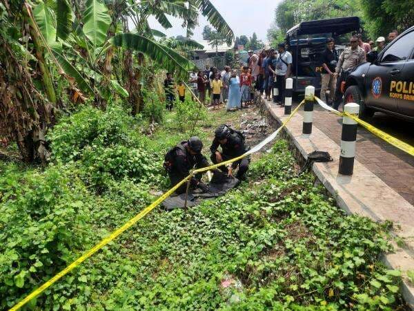 Warga Probolinggo Temukan Granat Saat Cari Bekicot, Tim Jibom  Polda Jatim Bergerak Evakuasi