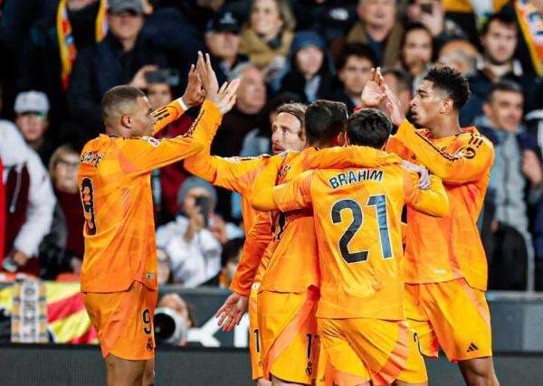 Real Madrid Kudeta Atletico di Puncak Klasemen Liga Spanyol usai Menang Comeback atas Valencia