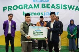 Dukung Dunia Pendidikan, Baznas Jabar Berikan Beasiswa untuk Ratusan Mahasiswa