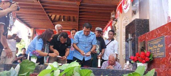 Melki Laka Lena Nyekar Ke Makam Frans Lebu Raya, Lanjutan Spirit Lebu Raya Bangun NTT