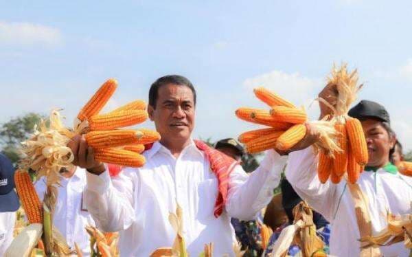 Ladang Tani Jadi Ladang Korupsi Pejabat Kementan, Legislator: Nasib Petani Dipertaruhkan!