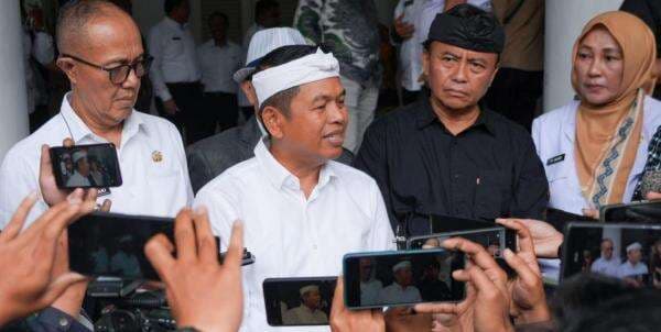 Tegas, Dedi Mulyadi Minta Cabut Izin dan Gelar Dokter yang Cabuli Pasien di Garut Tegas, Dedi Mulyadi Minta Cabut Izin dan Gelar Dokter yang Cabuli Pasien di Garut