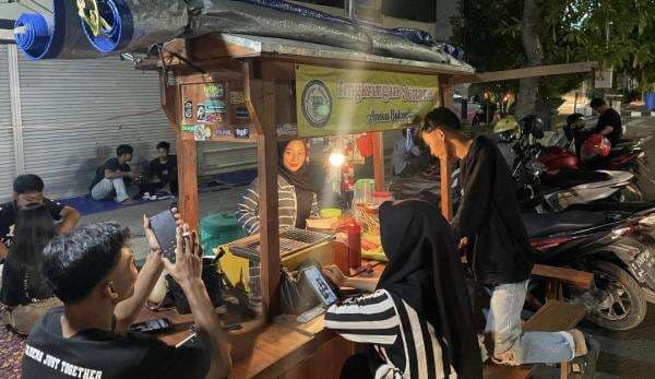 Semarak Angkringan di Jl. Lamongrejo, Pilihan Nongkrong Nyaman dan Terjangkau di Kabupaten Lamongan