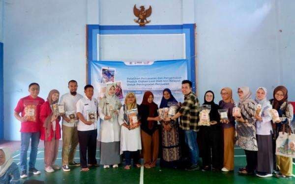 Gandeng Dinas Perikanan, Telkom Indonesia Gelar Pelatihan UMKM Bagi Istri Nelayan di Karawang Gandeng Dinas Perikanan, Telkom Indonesia Gelar Pelatihan UMKM Bagi Istri Nelayan di Karawang
