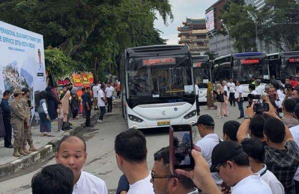 Dukung Mobilitas Berkelanjutan, Pemkot Medan dan Bluebird Group Luncurkan Bus Listrik