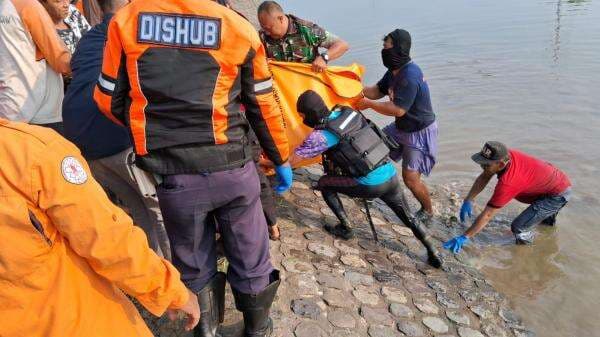 Mahasiswa Akpelni yang Hanyut Terseret Banjir saat Mancing di Sungai Kaligarang Ditemukan Tewas