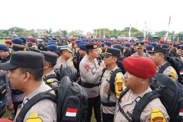 Kaopsda Dampingi Kapolda Riau Lepas Personel Pengamanan TPS