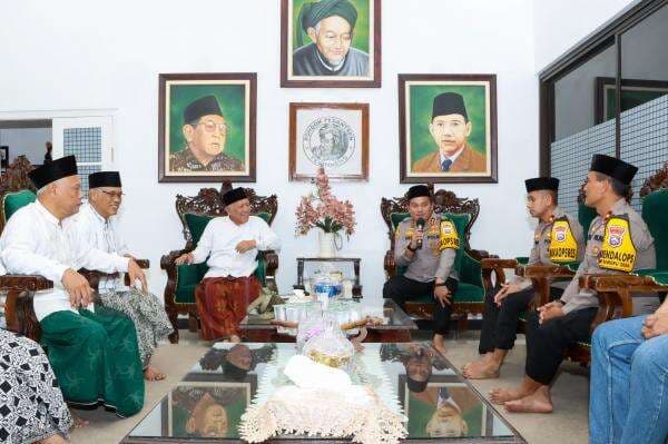 Jabat Kapolres Jombang, AKBP Ardi Kurniawan Sowan Kiai Pesantren Tebuireng, Ini Tujuannya