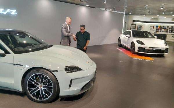 Porsche Centre Surabaya Perkenalkan Taycan dan Panamera Terbaru