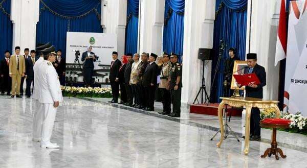 Ini Pesan Khusus Bey Machmudin usai Lantik Pj Wali Kota Cimahi dan Subang