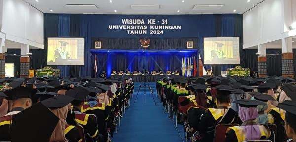 798 Mahasiswa Jalani Wisuda, Uniku Kembali Buka Pendaftaran Baru