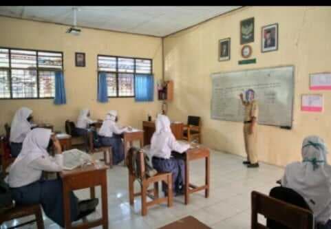 Kabar Gembira, Guru PNS Bisa Mengajar di Sekolah Swasta Tahun Depan