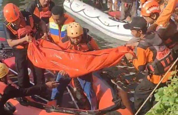 Remaja Putri Tenggelam di Sungai Kalibone Pangkep Ditemukan Meninggal Dunia Remaja Putri Tenggelam di Sungai Kalibone Pangkep Ditemukan Meninggal Dunia