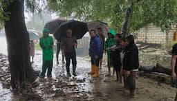 Penjabat Wali Kota Kupang Tinjau Warga Terdampak Banjir