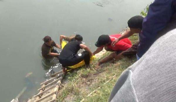 Heboh! Warga Menemukan Mayat Wanita Remaja di Sungai Watu Turi Jombang