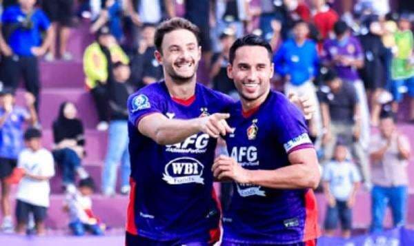 Sengit! Persik Kediri Menang Tipis atas Persis Solo di Super League Sengit! Persik Kediri Menang Tipis atas Persis Solo di Super League