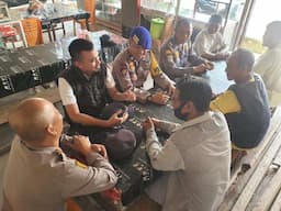 Adakan Giat Silaturahmi Kamtibmas di Terminal Pelabuhan Roro, Polsek Harap Bisa Jaga Suasana Damai