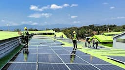 KAI Properti Dukung Keberlanjutan Lingkungan melalui Pemasangan Solar Panel di Enam Stasiun Utama