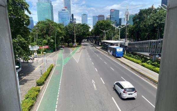 Mudik Natal 2025, Arus Lalu Lintas di Jalan Sudirman Ramai Lancar Mudik Natal 2025, Arus Lalu Lintas di Jalan Sudirman Ramai Lancar