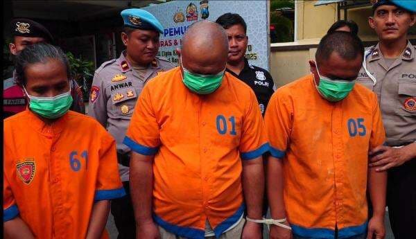 Asisten Rumah Tangga di Lumajang Nekat Curi 10 Kg Emas Batangan Milik Sang Majikan Asisten Rumah Tangga di Lumajang Nekat Curi 10 Kg Emas Batangan Milik Sang Majikan