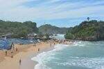 5 Pantai Terindah di Yogyakarta, Air Lautnya Biru Kehijauan