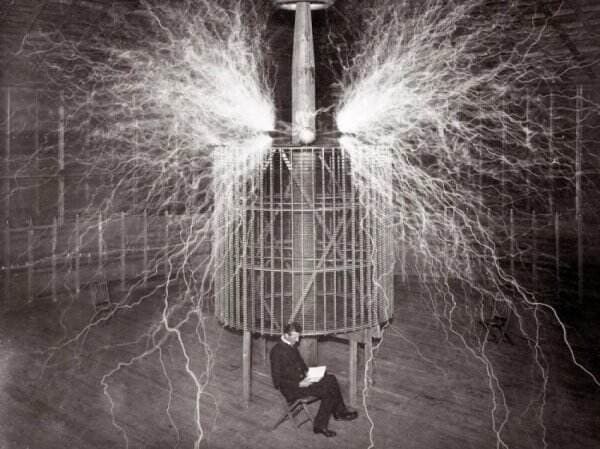 5 Penemuan Nikola Tesla yang Diklaim Orang Lain: Radio, Sinar-X, hingga Remote Control