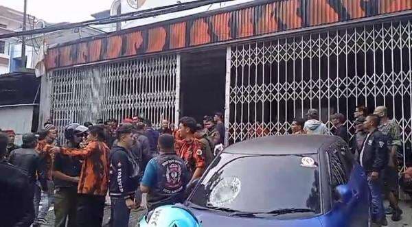 Dua Ormas Bentrok di Bandung, Kantor MPW dan Tiga Kendaraan Rusak