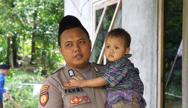 Kisah Bripka Fahmi, Anggota Polrestabes Semarang yang Jadi Bapak Asuh Puluhan Anak Yatim Piatu