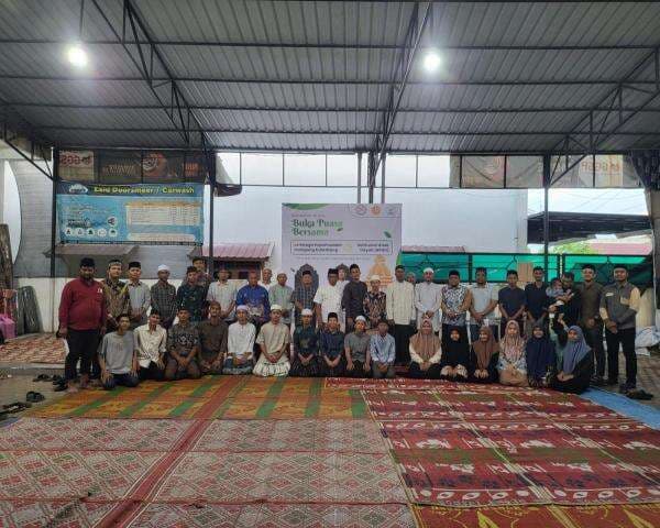 Bukber Meriah, Lembaga Kepemudaan dan Majelis Taklim Desa Kutablang Santuni Santri Salafi Bukber Meriah, Lembaga Kepemudaan dan Majelis Taklim Desa Kutablang Santuni Santri Salafi