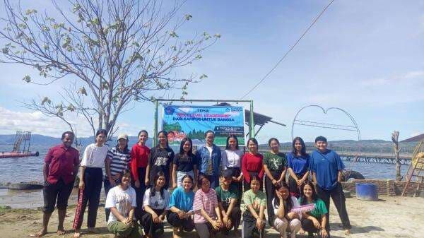 Mahasiswa IAKN Tarutung Asah Kepemimpinan di Pantai Pasir Putih Parparean