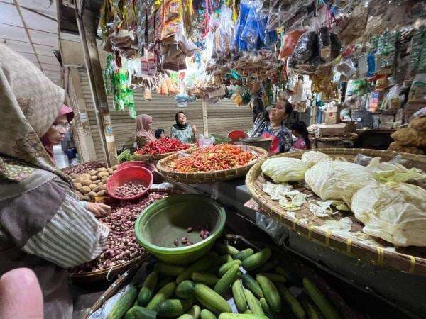 H-7 Lebaran, Harga Bahan Pokok di Pasar Johar Karawang Naik Drastis, Cabai Rawit Naik 5 Kali Lipat H-7 Lebaran, Harga Bahan Pokok di Pasar Johar Karawang Naik Drastis, Cabai Rawit Naik 5 Kali Lipat