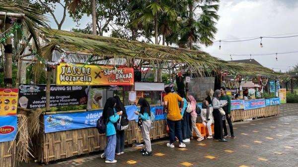 Kuliner Tradisional Sambut Natal di Wisata Saloka, Harga Mulai Rp13 Ribu 