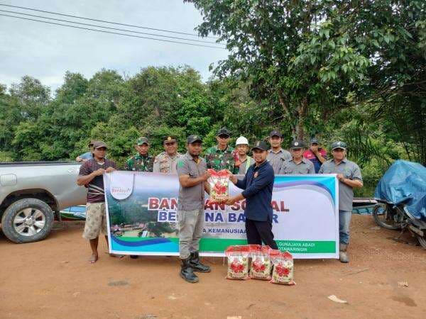 Peduli Korban Banjir di Kecamatan Kolam, PT BGA Berikan Bantuan Beras