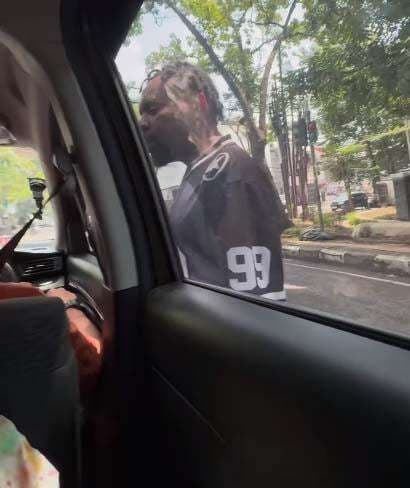 Pria Papua Rusak Mobil dan Ancam Warga Pakai Senjata Tajam di Bandung Berakhir Damai