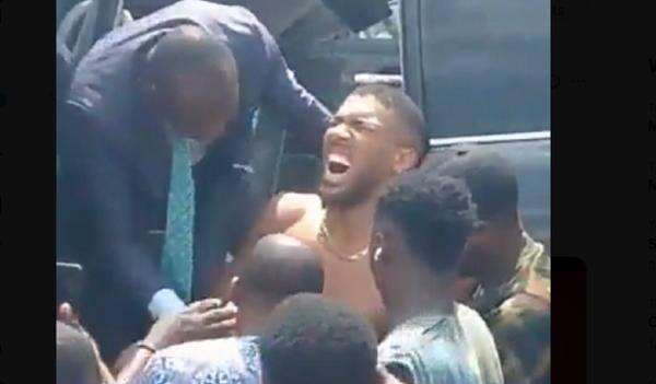 Kronologi Kecelakaan Mobil Anthony Joshua yang Tewaskan 2 Orang di Nigeria Kronologi Kecelakaan Mobil Anthony Joshua yang Tewaskan 2 Orang di Nigeria