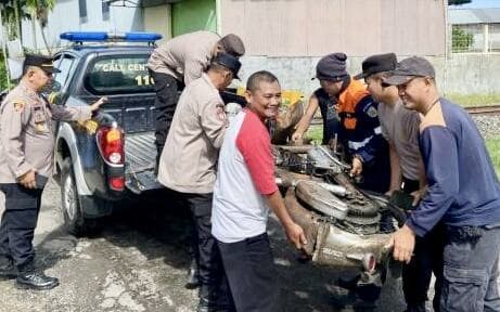 Ngeri! Motor Antik Tabrak KA Bathara Kresna di Jalur Tanpa Palang Pintu Sukoharjo Ngeri! Motor Antik Tabrak KA Bathara Kresna di Jalur Tanpa Palang Pintu Sukoharjo