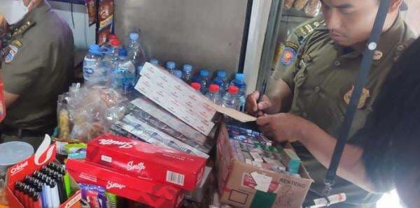 Satpol PP Kota Cimahi Sita Puluhan Ribu Batang Rokok Ilegal