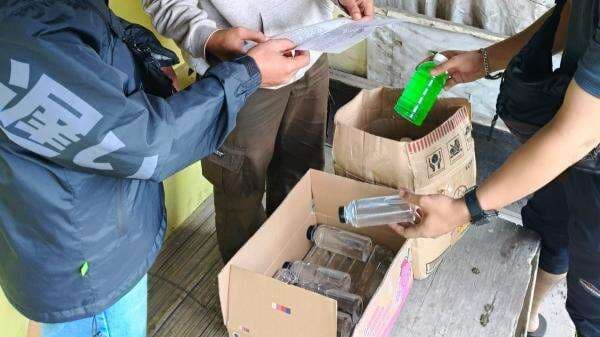 Jelang Malam Tahun Baru 2025, Satresnarkoba Polres Tasikmalaya Kota Sita Puluhan Botol Arak Bali