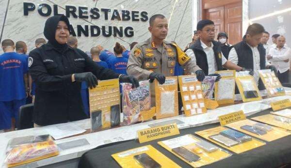 Satresnarkoba Polrestabes Bandung Tangkap Pengedar Narkoba, Sita 236 Gram Kokain dan 1 Kg Sabu