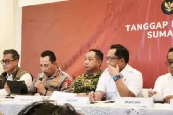 Penanganan Bencana di Sumut, Kapolri Kerahkan Personel Bersihkan Gereja jelang Natal Penanganan Bencana di Sumut, Kapolri Kerahkan Personel Bersihkan Gereja jelang Natal