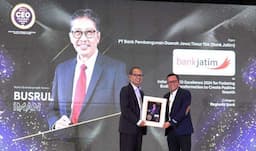 Dirut Bank Jatim Raih Penghargaan Indonesia CEO Excellence Award 2024