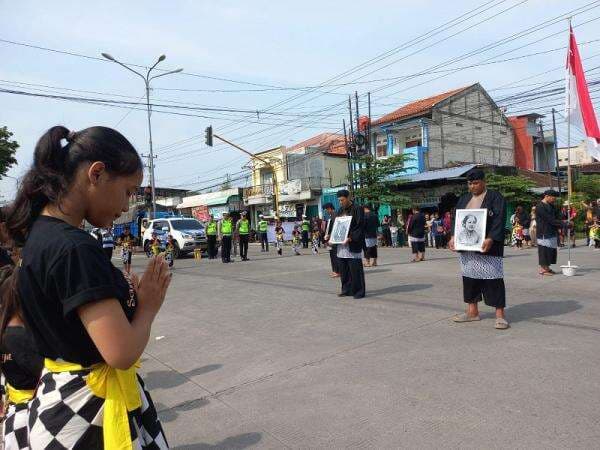 Khidmat, Peringatan Hari Pahlawan Oleh Sat Lantas Polres Grobogan, Komunitas Sepeda dan Pelajar