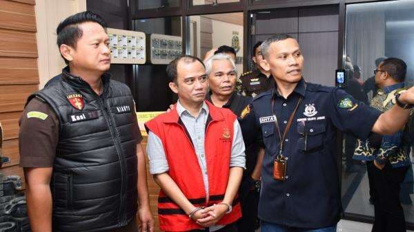 Korupsi Dana Hibah NPCI Jabar, SG Anggota DPRD Dijebloskan ke Rutan Kebonwaru Korupsi Dana Hibah NPCI Jabar, SG Anggota DPRD Dijebloskan ke Rutan Kebonwaru