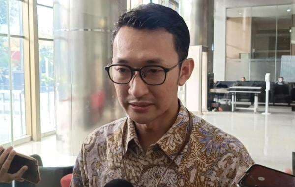 KPK Geledah Kompleks Kantor Kabupaten Bekasi, Sita Dokumen dan Barang Bukti KPK Geledah Kompleks Kantor Kabupaten Bekasi, Sita Dokumen dan Barang Bukti