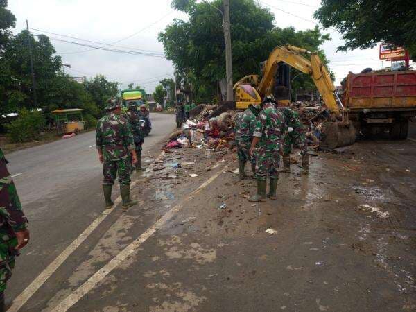 Waduh Banjir di Patebon Kendal Ternyata Hasilkan 1.000 Ton Sampah