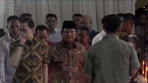 Hari Natal, Presiden Prabowo Datangi Rumah Dinas Kapolri Hari Natal, Presiden Prabowo Datangi Rumah Dinas Kapolri