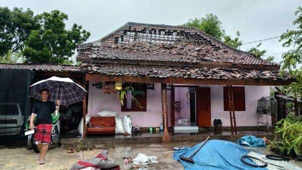 Begini Kesaksian Warga, Angin Puting Beliung Mengamuk Hancurkan 22 Rumah di Jombang