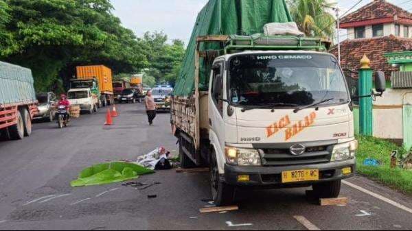 Dua Pemuda di Tuban Tewas Setelah Tabrak Truk Parkir di Jalur Pantura